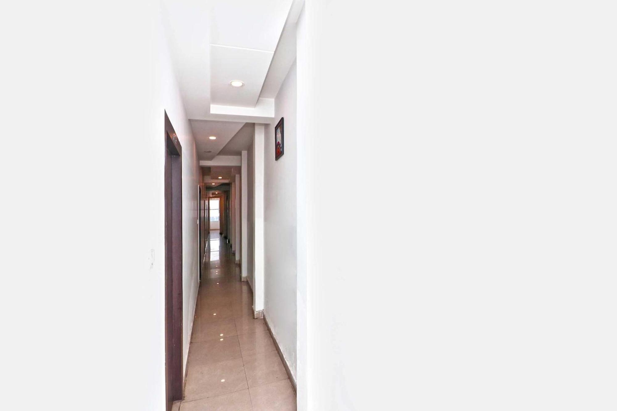 Oyo Flagship Hotel Krishna Chinhat Exterior photo