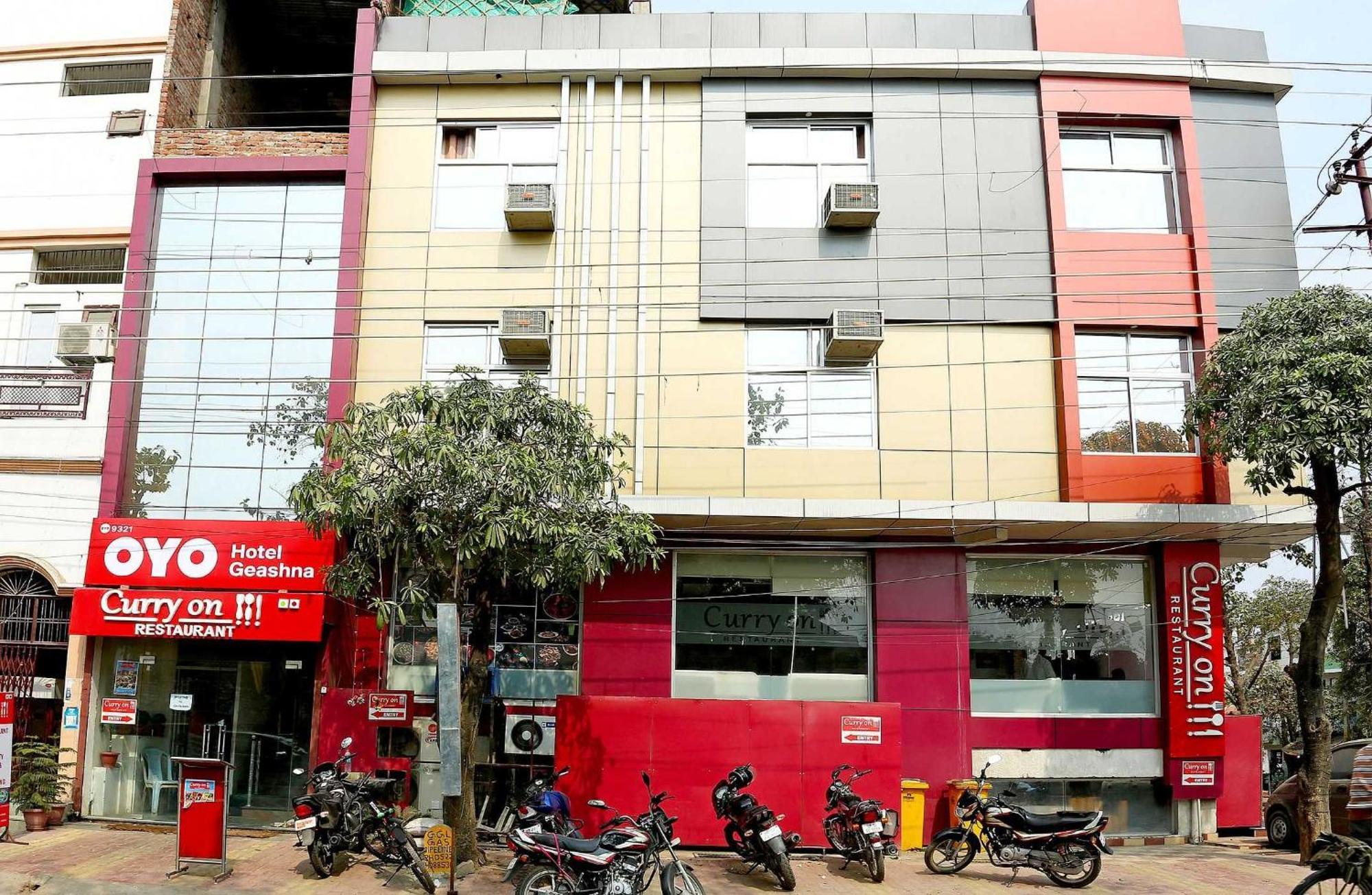 Oyo Flagship Hotel Krishna Chinhat Exterior photo
